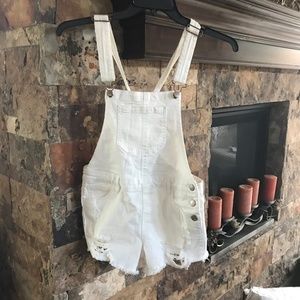 Overall shorts ripped/White